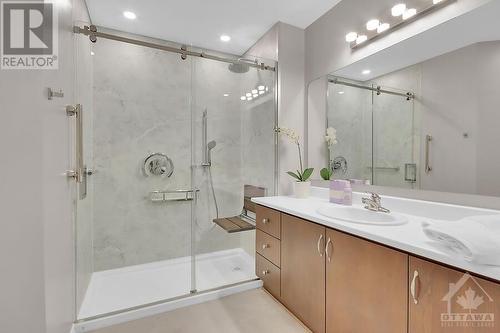 4218 Green Gables Lane, Ottawa, ON - Indoor Photo Showing Bathroom