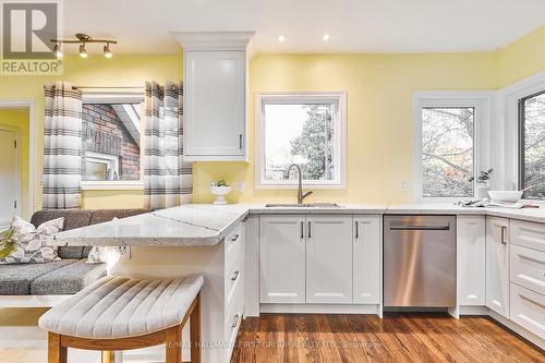 91 Riverside Drive S, Oshawa (Donevan), ON - Indoor Photo Showing Kitchen