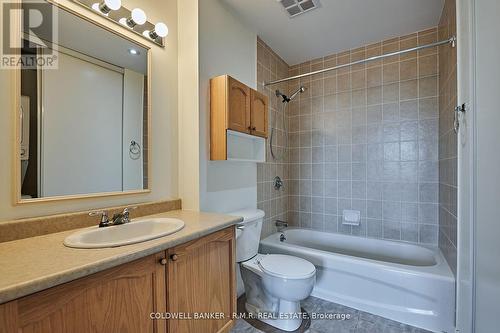 524 - 900 Bogart Mill Trail, Newmarket (Gorham-College Manor), ON - Indoor Photo Showing Bathroom