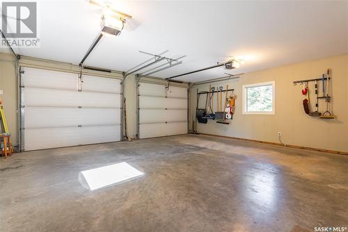 21 Mccrimmon Crescent, Blackstrap Shields, SK - Indoor Photo Showing Garage