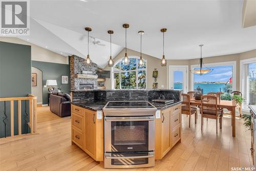 21 Mccrimmon Crescent, Blackstrap Shields, SK - Indoor Photo Showing Kitchen With Upgraded Kitchen