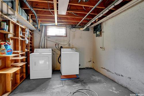 31 Mcmurchy Avenue, Regina, SK - Indoor Photo Showing Laundry Room