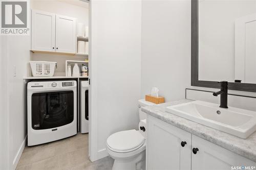 1423 Spadina Crescent E, Saskatoon, SK - Indoor Photo Showing Laundry Room