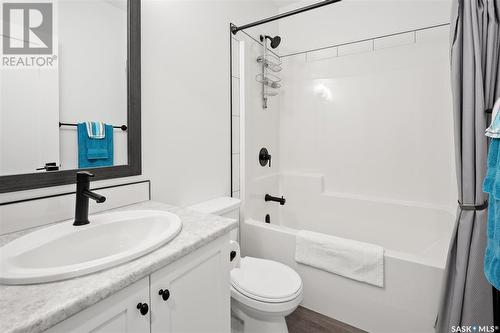 1423 Spadina Crescent E, Saskatoon, SK - Indoor Photo Showing Bathroom