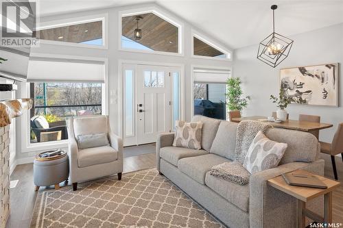 1423 Spadina Crescent E, Saskatoon, SK - Indoor Photo Showing Living Room With Fireplace