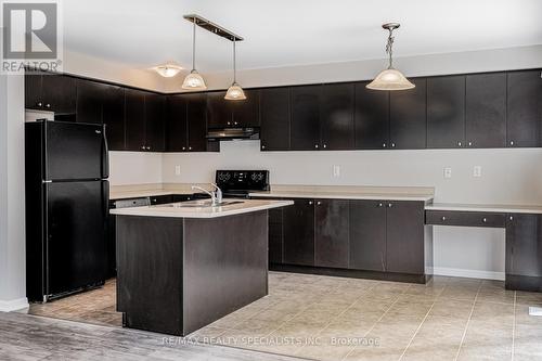 180 Gleave Terrace, Milton, ON - Indoor Photo Showing Kitchen