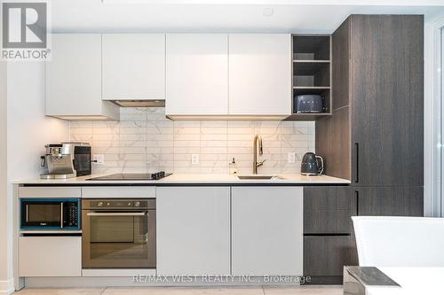 1505 - 55 Mercer Street, Toronto, ON - Indoor Photo Showing Kitchen