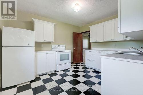 460 Howden Road W, Oshawa, ON - Indoor Photo Showing Kitchen