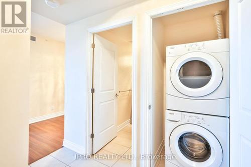 806 - 9088 Yonge Street, Richmond Hill, ON - Indoor Photo Showing Laundry Room