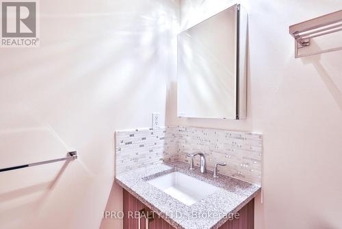 806 - 9088 Yonge Street, Richmond Hill, ON - Indoor Photo Showing Bathroom