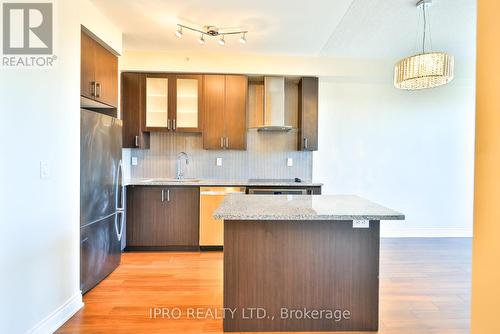 806 - 9088 Yonge Street, Richmond Hill, ON - Indoor Photo Showing Kitchen