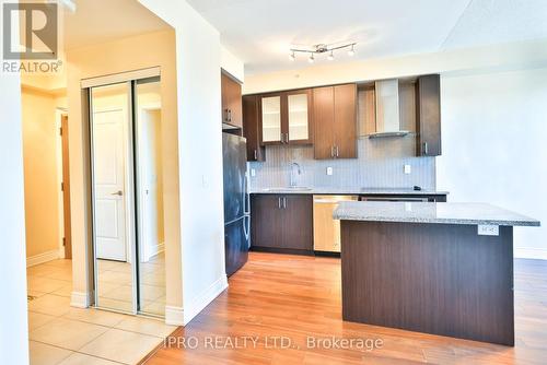 806 - 9088 Yonge Street, Richmond Hill, ON - Indoor Photo Showing Kitchen