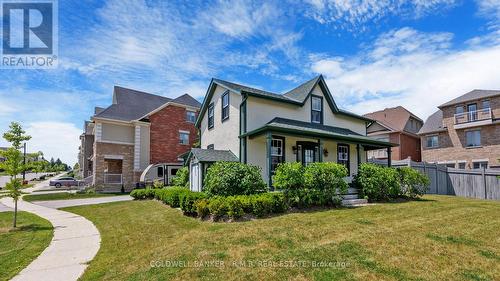 32 Love Court, Richmond Hill, ON - Outdoor With Facade