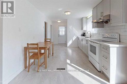 1346 Oxford Avenue, Oakville, ON - Indoor Photo Showing Kitchen