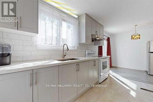 1346 Oxford Avenue, Oakville, ON - Indoor Photo Showing Kitchen With Double Sink