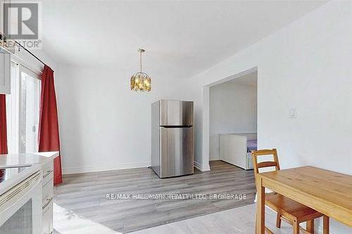 1346 Oxford Avenue, Oakville, ON - Indoor Photo Showing Kitchen