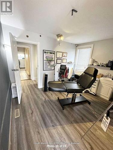 37 Dundas Street W, Mississauga, ON 