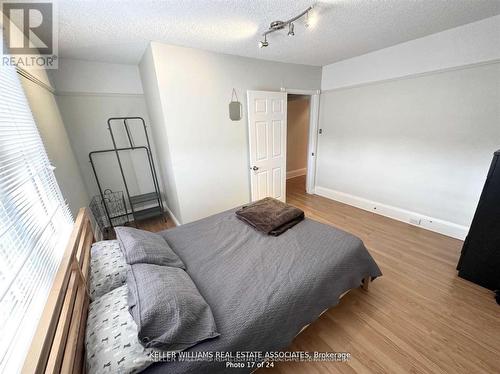 37 Dundas Street W, Mississauga, ON 