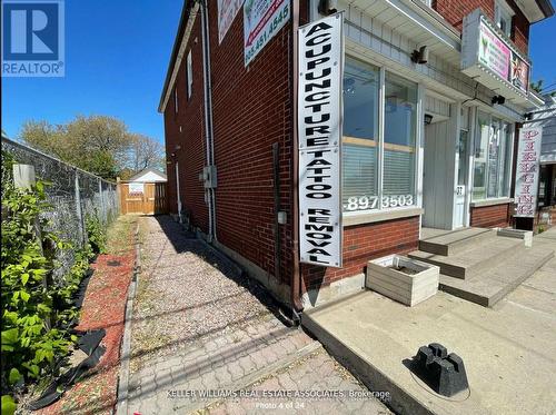 37 Dundas Street W, Mississauga, ON 