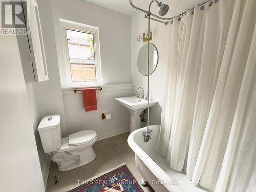 73 Pendrith Street, Toronto, ON - Indoor Photo Showing Bathroom