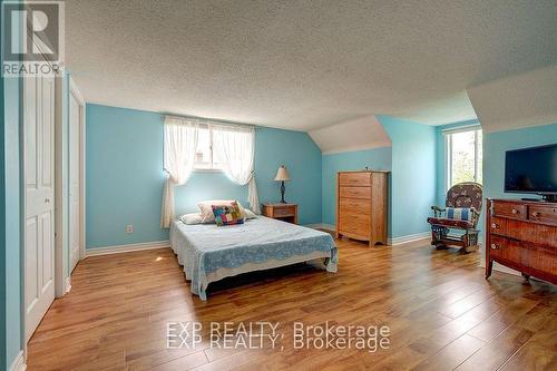 2200 Richardson Street, Innisfil, ON - Indoor Photo Showing Bedroom