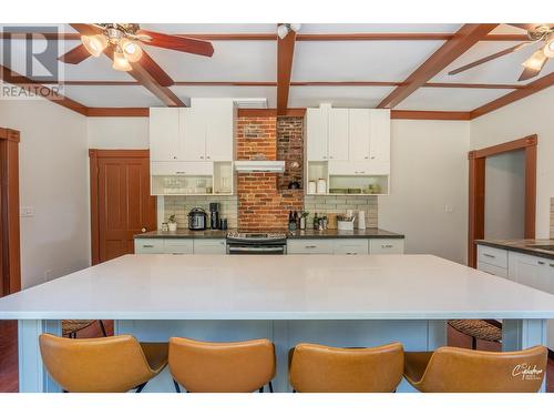 7585 5Th Street, Grand Forks, BC - Indoor Photo Showing Kitchen