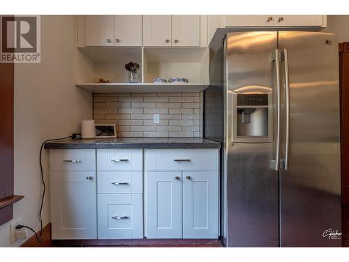 7585 5Th Street, Grand Forks, BC - Indoor Photo Showing Kitchen