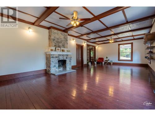 7585 5Th Street, Grand Forks, BC - Indoor With Fireplace