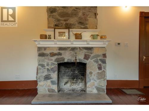 7585 5Th Street, Grand Forks, BC - Indoor With Fireplace