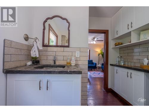 7585 5Th Street, Grand Forks, BC - Indoor Photo Showing Kitchen