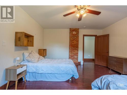 7585 5Th Street, Grand Forks, BC - Indoor Photo Showing Bedroom