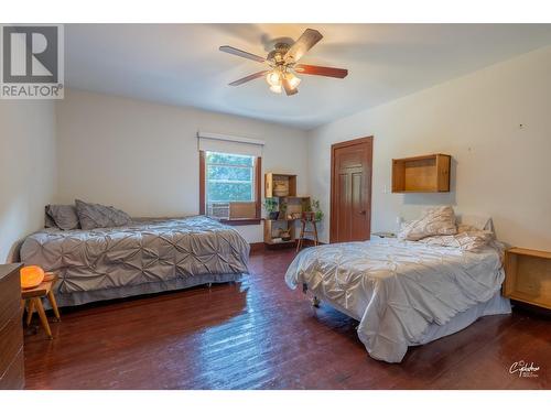 7585 5Th Street, Grand Forks, BC - Indoor Photo Showing Bedroom