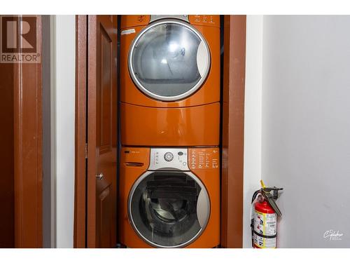 7585 5Th Street, Grand Forks, BC - Indoor Photo Showing Laundry Room