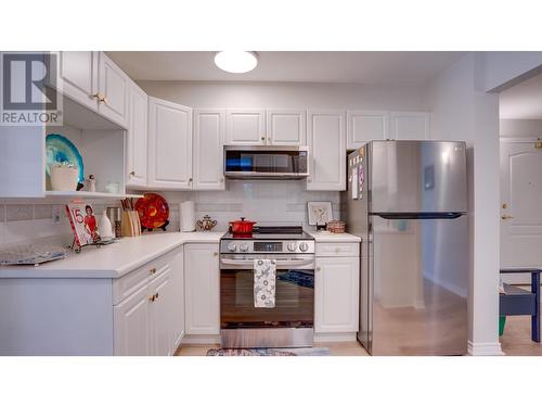 3301 Centennial Drive Unit# 208, Vernon, BC - Indoor Photo Showing Kitchen