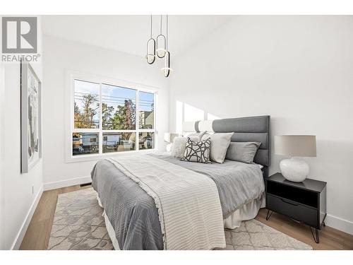 745 Patterson Avenue Unit# 2, Kelowna, BC - Indoor Photo Showing Bedroom