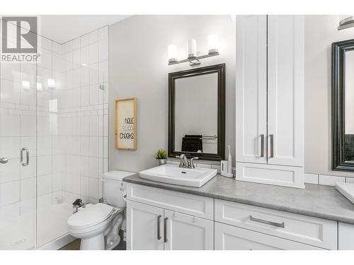 2620 Paramount Drive, West Kelowna, BC - Indoor Photo Showing Bathroom