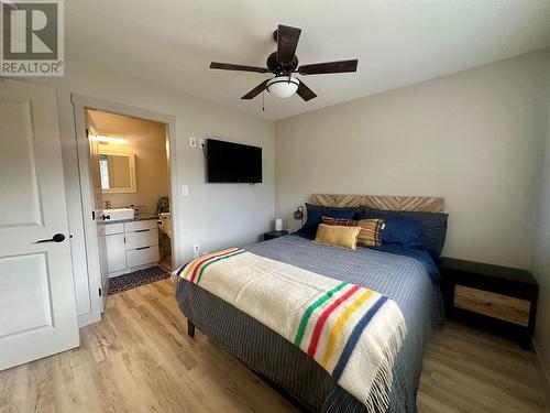 304 4Th Avenue Avenue, Castlegar, BC - Indoor Photo Showing Bedroom