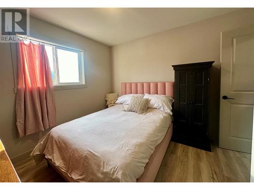 304 4Th Avenue Avenue, Castlegar, BC - Indoor Photo Showing Bedroom