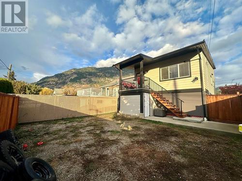 304 4Th Avenue Avenue, Castlegar, BC - Outdoor