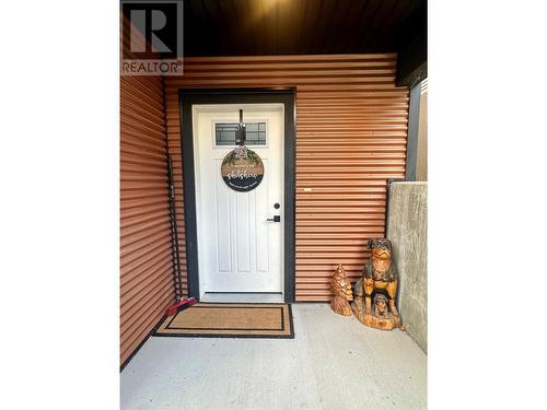 304 4Th Avenue Avenue, Castlegar, BC - Outdoor With Exterior