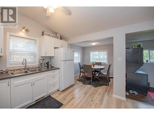 409 Baird Avenue, Enderby, BC - Indoor Photo Showing Kitchen With Double Sink