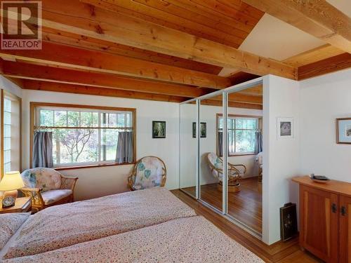 2777 Cedar Way, Savary Island, BC - Indoor Photo Showing Bedroom