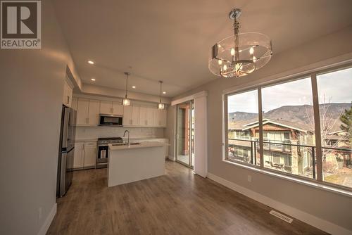 130 Colebrook Road Unit# 33, Kamloops, BC - Indoor Photo Showing Kitchen