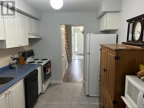 205 Parkway Avenue, Georgina, ON - Indoor Photo Showing Kitchen