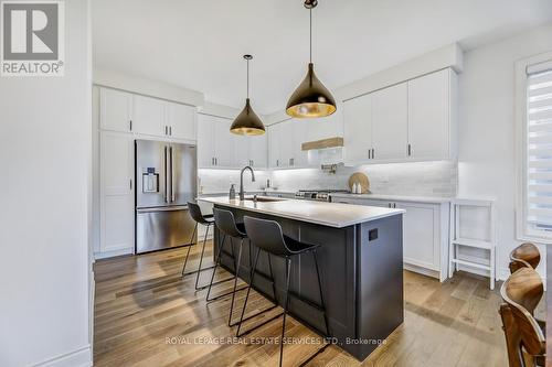 189 Granite Ridge Trail, Hamilton, ON - Indoor Photo Showing Kitchen With Upgraded Kitchen