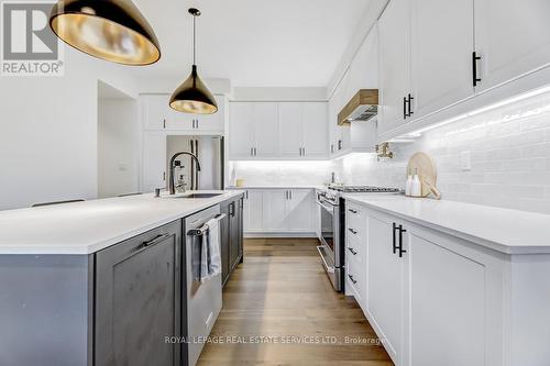 189 Granite Ridge Trail, Hamilton, ON - Indoor Photo Showing Kitchen With Upgraded Kitchen