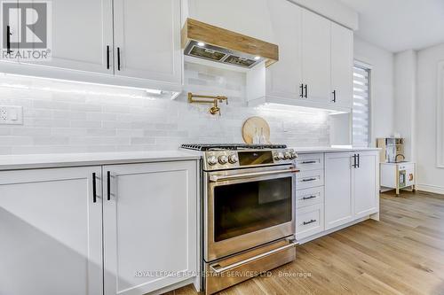 189 Granite Ridge Trail, Hamilton, ON - Indoor Photo Showing Kitchen With Upgraded Kitchen