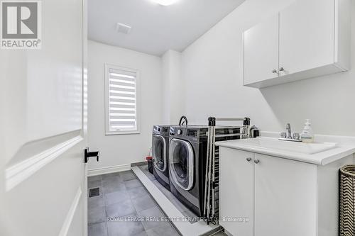 189 Granite Ridge Trail, Hamilton, ON - Indoor Photo Showing Laundry Room