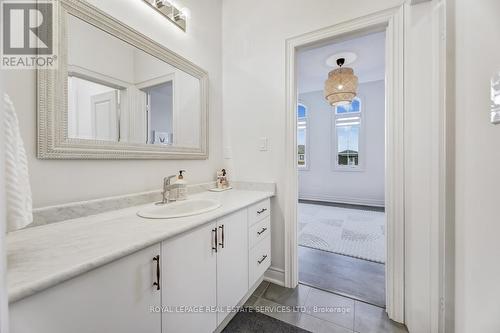 189 Granite Ridge Trail, Hamilton, ON - Indoor Photo Showing Bathroom