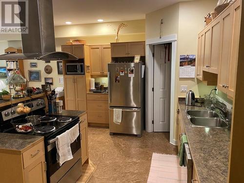 912 Slocan Street Unit# 7, Slocan, BC - Indoor Photo Showing Kitchen With Double Sink